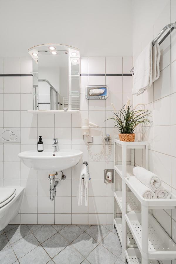Serviced Apartments Josefstadt City Виена Екстериор снимка