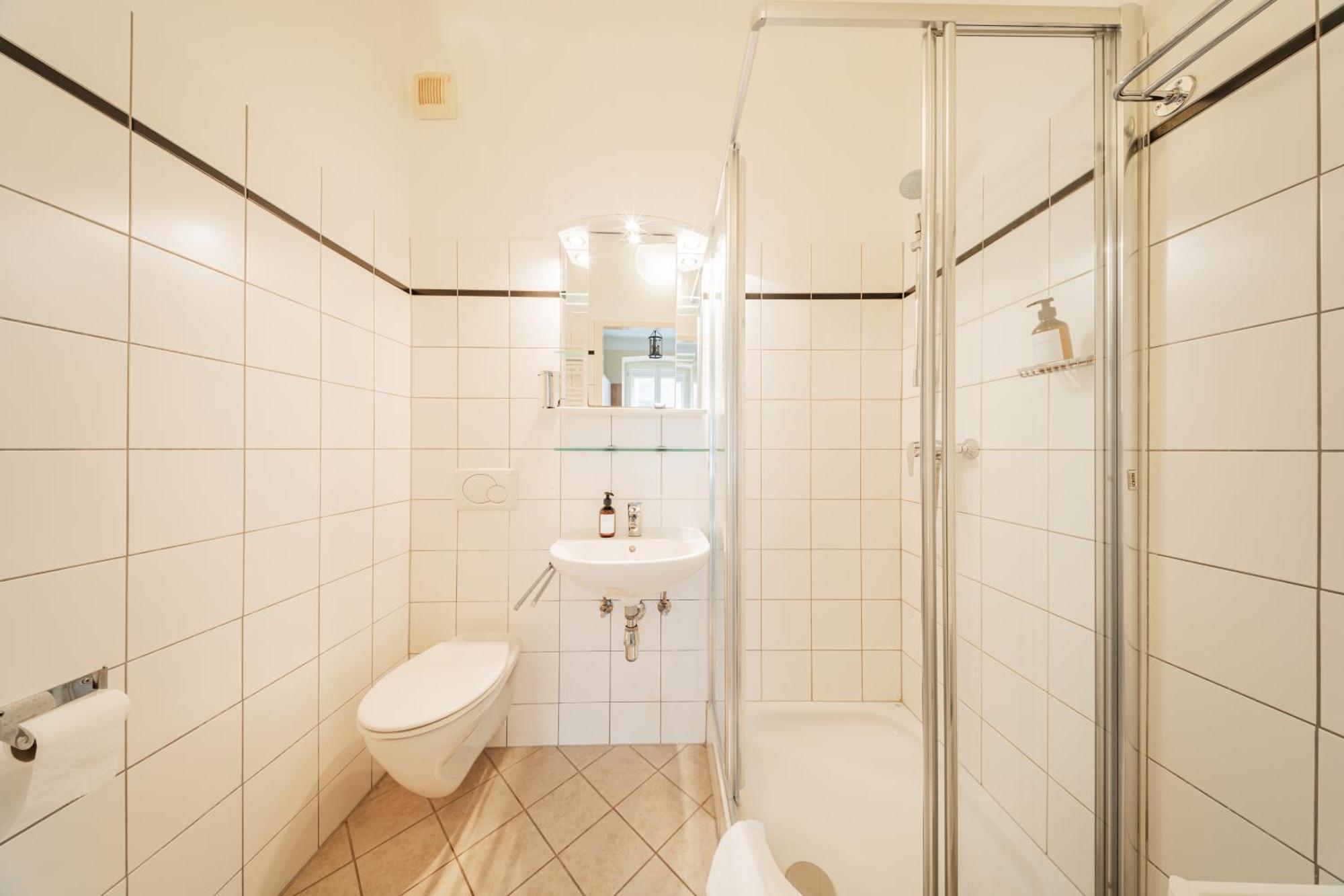Serviced Apartments Josefstadt City Виена Екстериор снимка